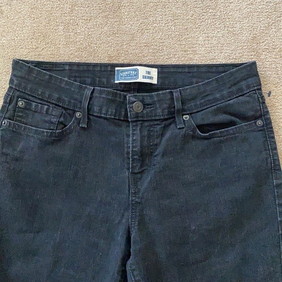 Levi’s Skinny Leg Jeans in Black - Picture 4 of 9